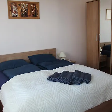 Sea La Vie Apartment *